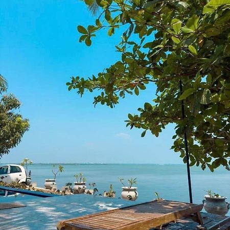 Lagoon Bay Resort Negombo Esterno foto